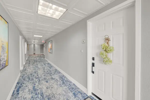 800 Jeffery Street #403, Boca Raton, FL 33487