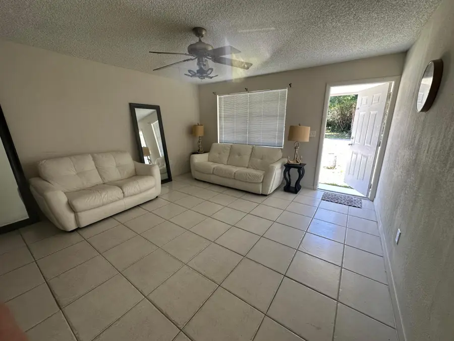 422 Caroline Avenue, West Palm Beach, FL 33413 - #3