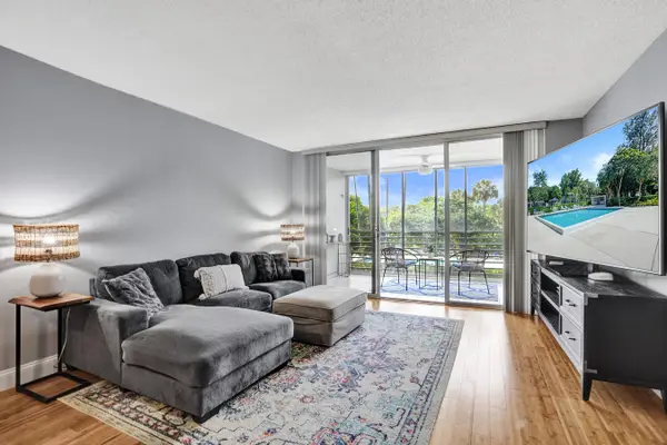 4200 Oaks Terrace #203, Pompano Beach, FL 33069
