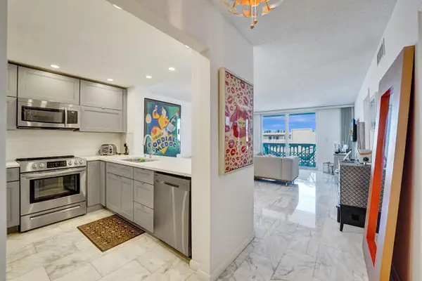 401 NE 14th Avenue #705, Hallandale, FL 33009