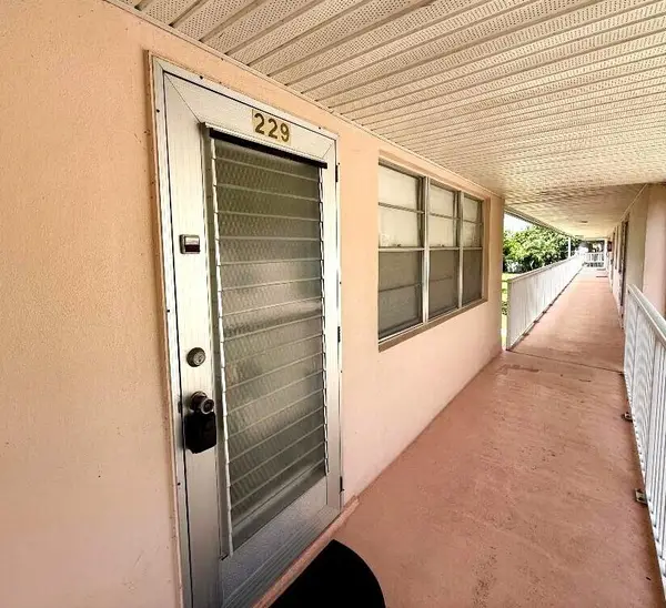 229 Dorchester J, West Palm Beach, FL 33417