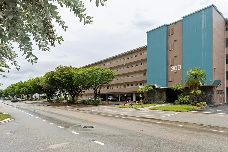 300 NE 14th Avenue #501, Hallandale, FL 33009 - #2