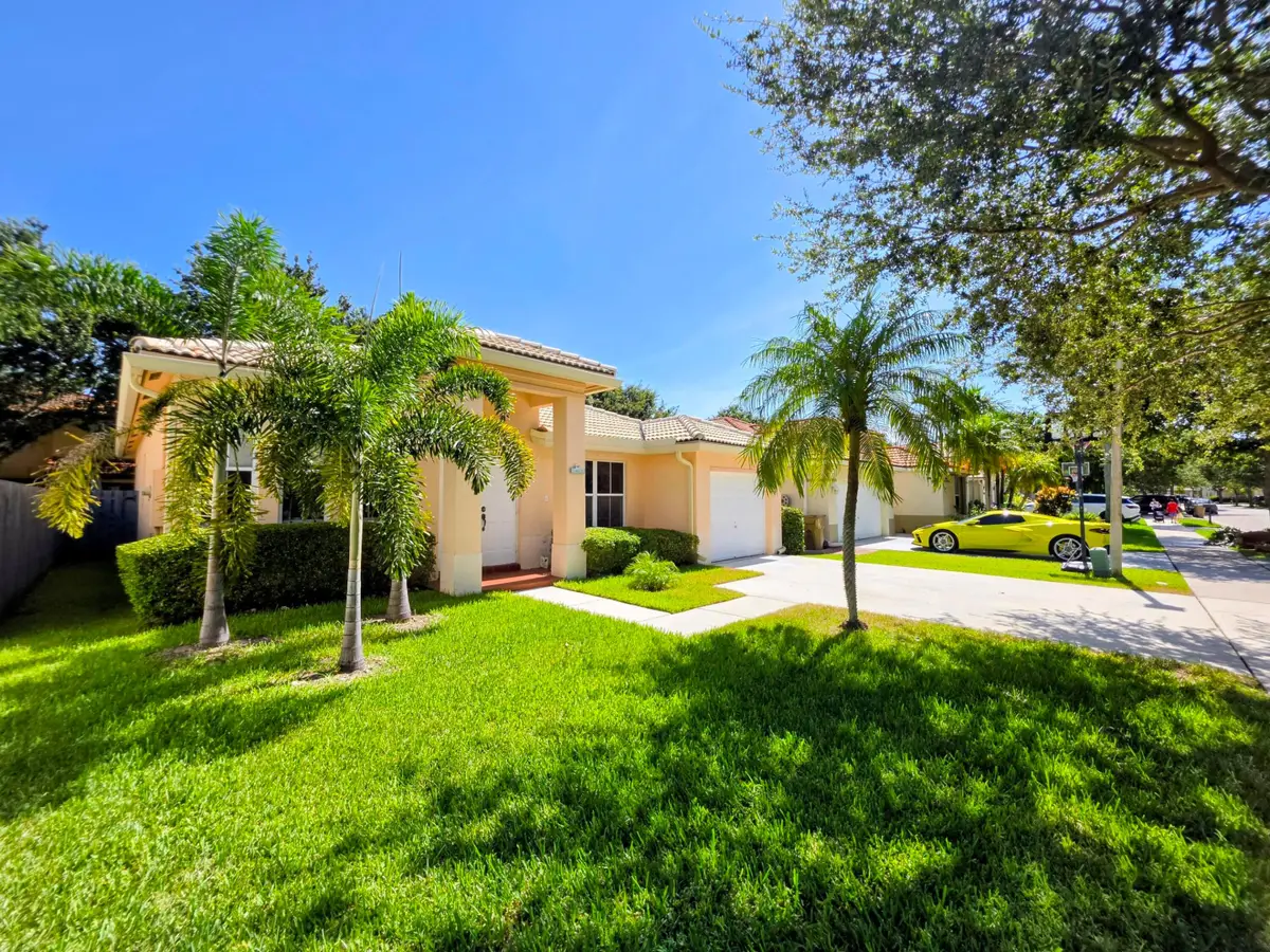 14013 N Cypress Cove Circle, Davie, FL 33325 - #1