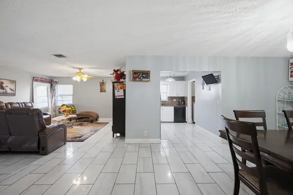 1301 SW 75th Avenue, North Lauderdale, FL 33068