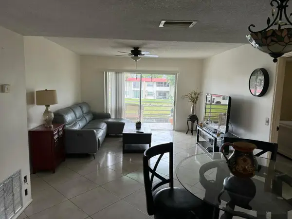 133 Lake Carol Drive #133, West Palm Beach, FL 33411