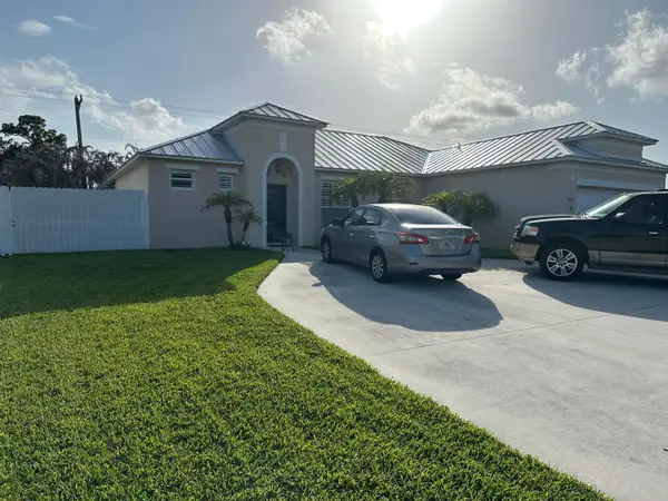 442 NW Airoso Boulevard, Port St Lucie, FL 34983
