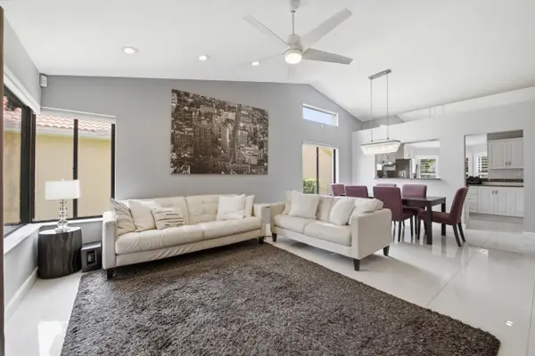 10577 Mendocino Lane, Boca Raton, FL 33428