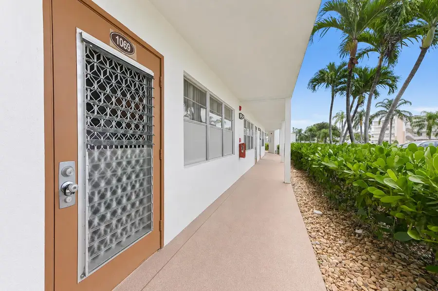 1069 Cornwall D, Boca Raton, FL 33434 - #2