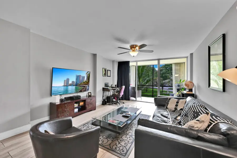 103 Royal Park Drive #2e, Oakland Park, FL 33309 - #3