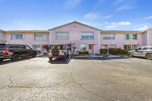 218 Foxtail Drive #B, Greenacres, FL 33415