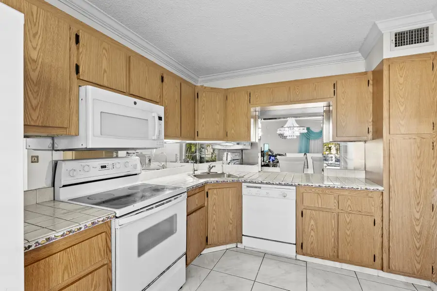 218 Foxtail Drive #B, Greenacres, FL 33415 - #3