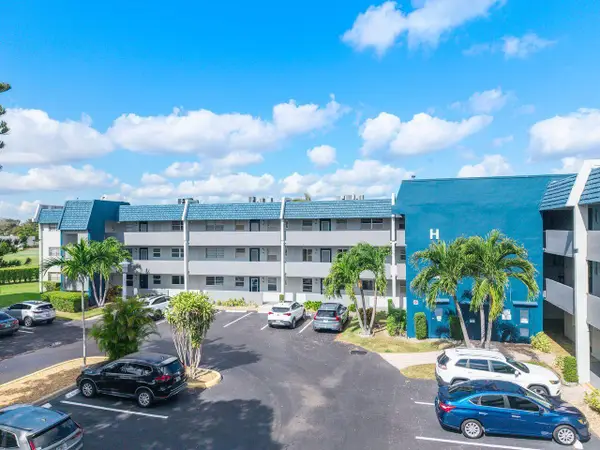 7807 Golf Cir Drive #308, Margate, FL 33063