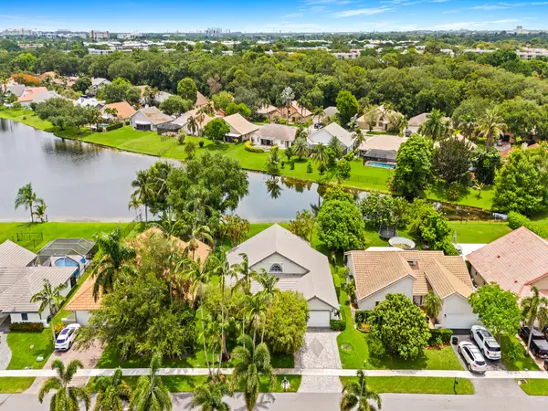 1750 W Oak Knoll Circle, Davie, FL 33324