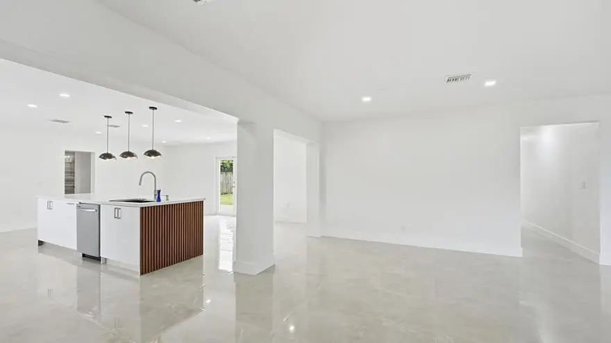 21020 Highland Lakes Boulevard, Miami, FL 33179 - #3