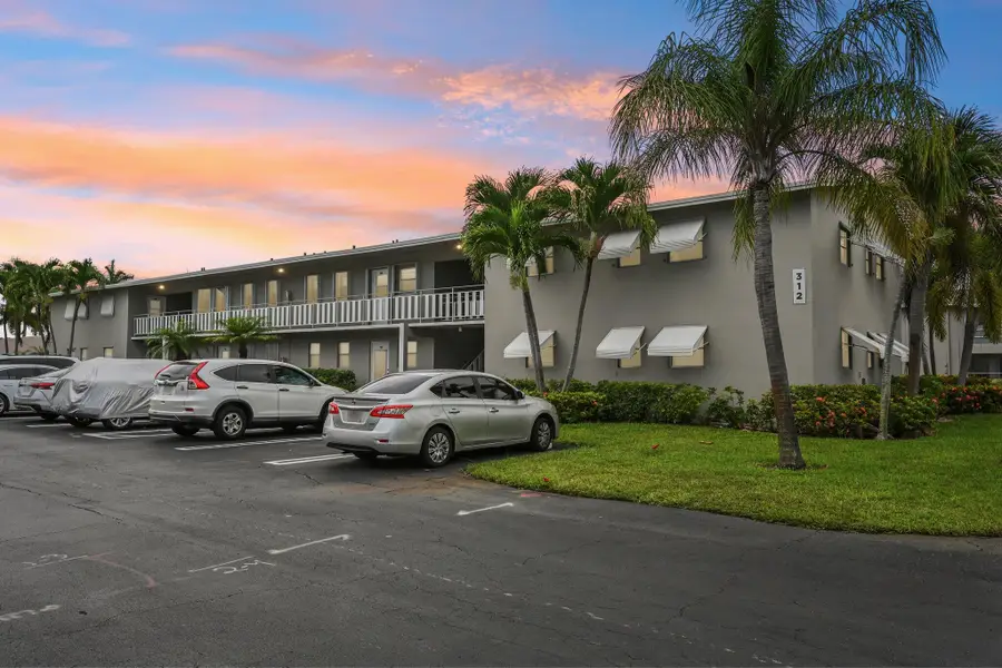 312 NE 17th Avenue #202, Boynton Beach, FL 33435 - #3