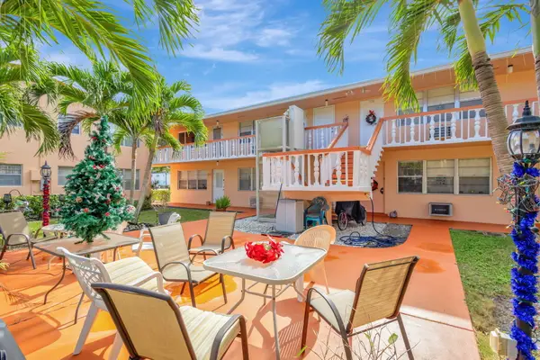 332 Sheffield N, West Palm Beach, FL 33417