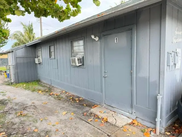 714 S H Street, Lake Worth Beach, FL 33460 - #3