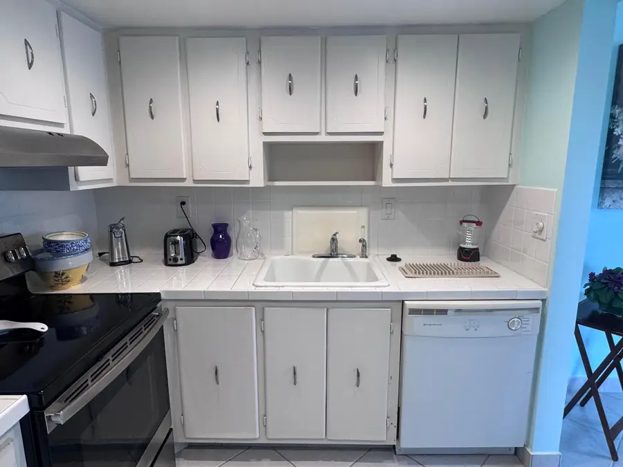 641 Burgundy N, Delray Beach, FL 33484 - #3