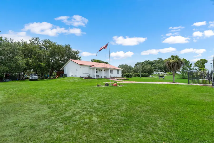 340 S Arboleda Street, Clewiston, FL 33440 - #3