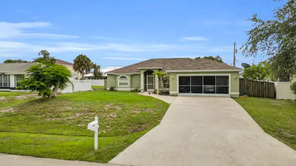 844 SW Hamberland Avenue, Port St Lucie, FL 34953