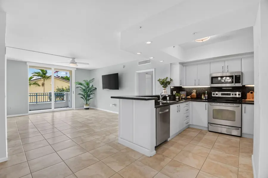 403 S Sapodilla Avenue #307, West Palm Beach, FL 33401 - #2