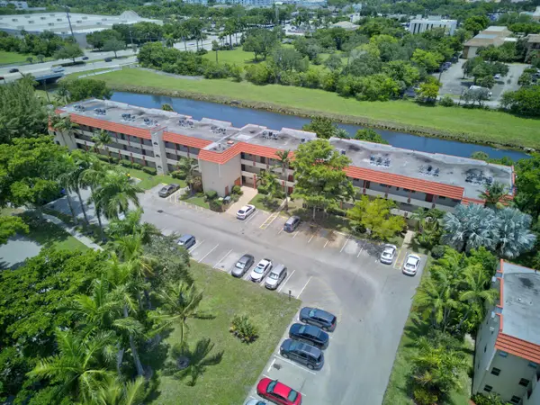 8101 N Sunrise Lakes Drive N #112, Sunrise, FL 33322