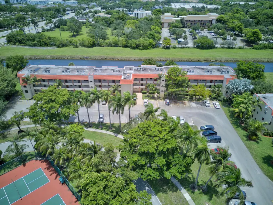 8101 N Sunrise Lakes Drive N #112, Sunrise, FL 33322 - #2