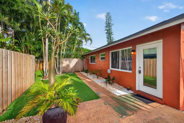 1720 NE 8th Avenue, Fort Lauderdale, FL 33305