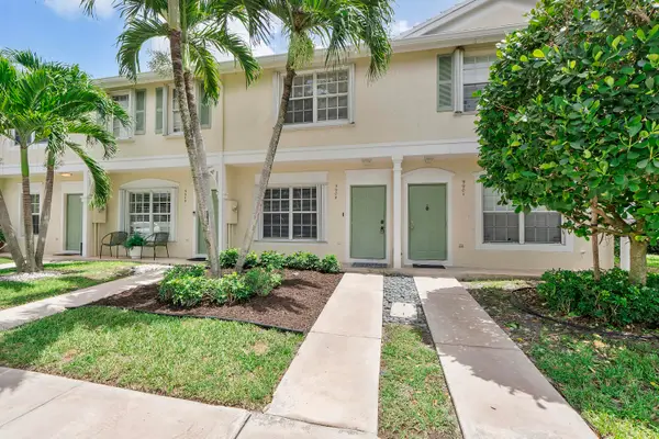 9905 NW 57th Manor, Coral Springs, FL 33076