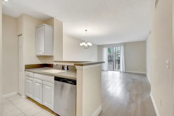 780 S Sapodilla Avenue #203, West Palm Beach, FL 33401