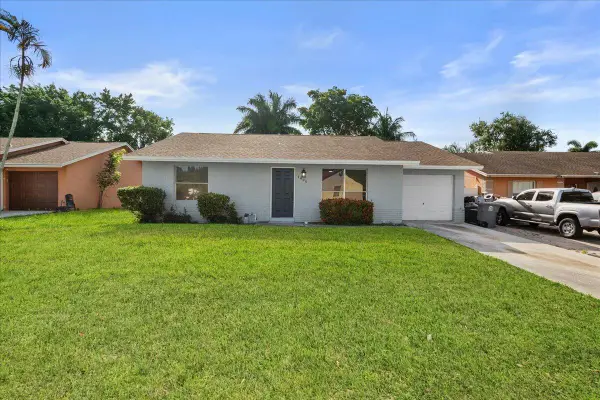7406 Willow Spring Circle N, Boynton Beach, FL 33436