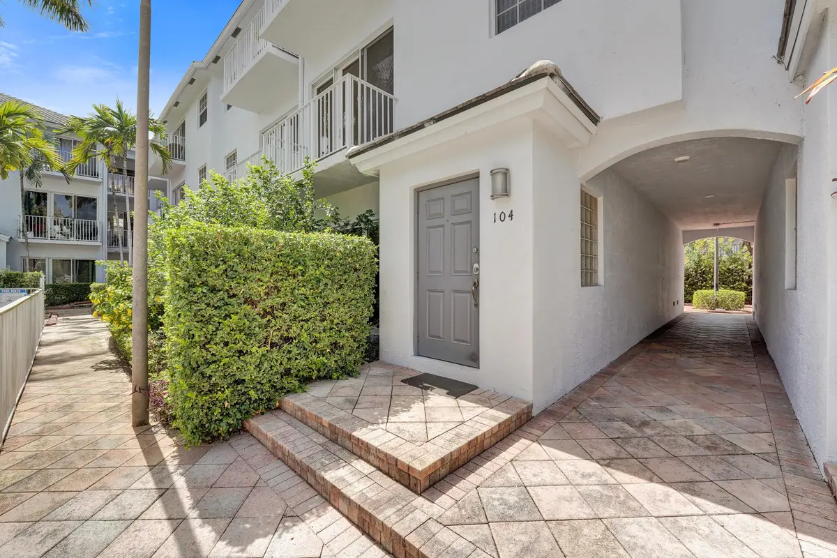 2725 NE 8th Avenue #104, Wilton Manors, FL 33334 - #1