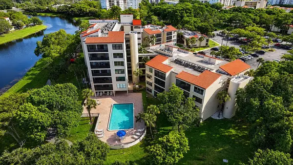 2322 S Cypress Bend Drive #311, Pompano Beach, FL 33069