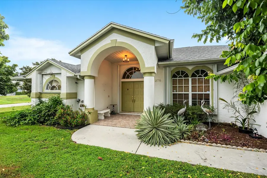2711 SE Fall Street, Port Saint Lucie, FL 34984 - #2