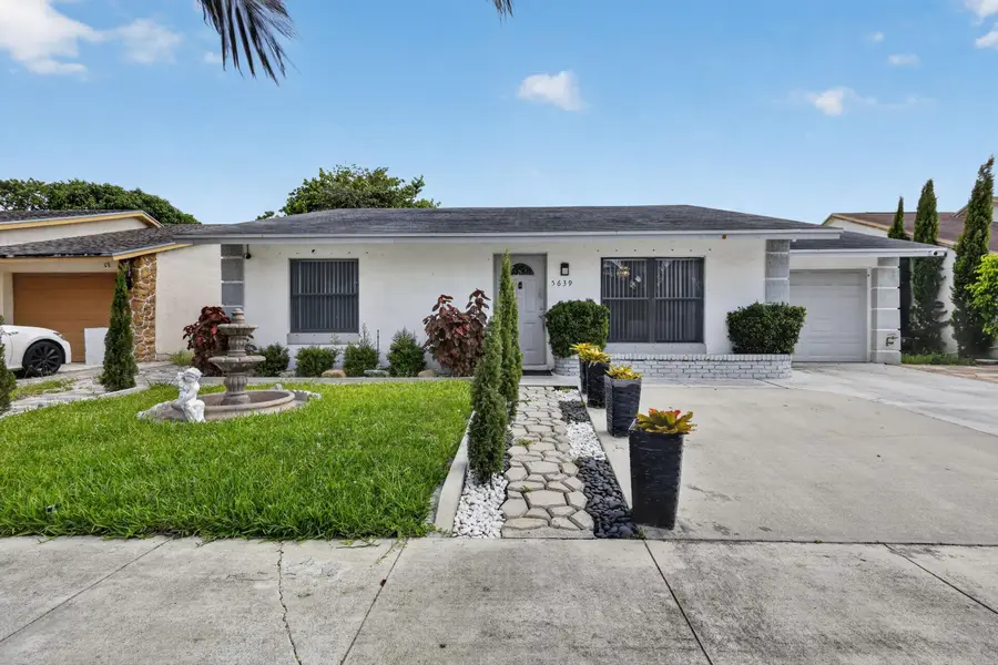 5639 Ithaca Circle E, Lake Worth, FL 33463 - #2