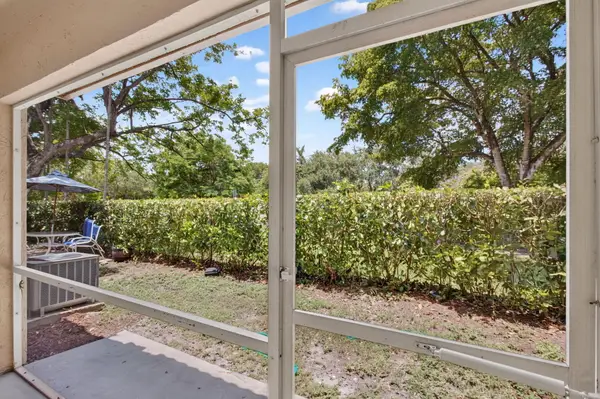 11451 Lakeview Drive #3a, Coral Springs, FL 33071