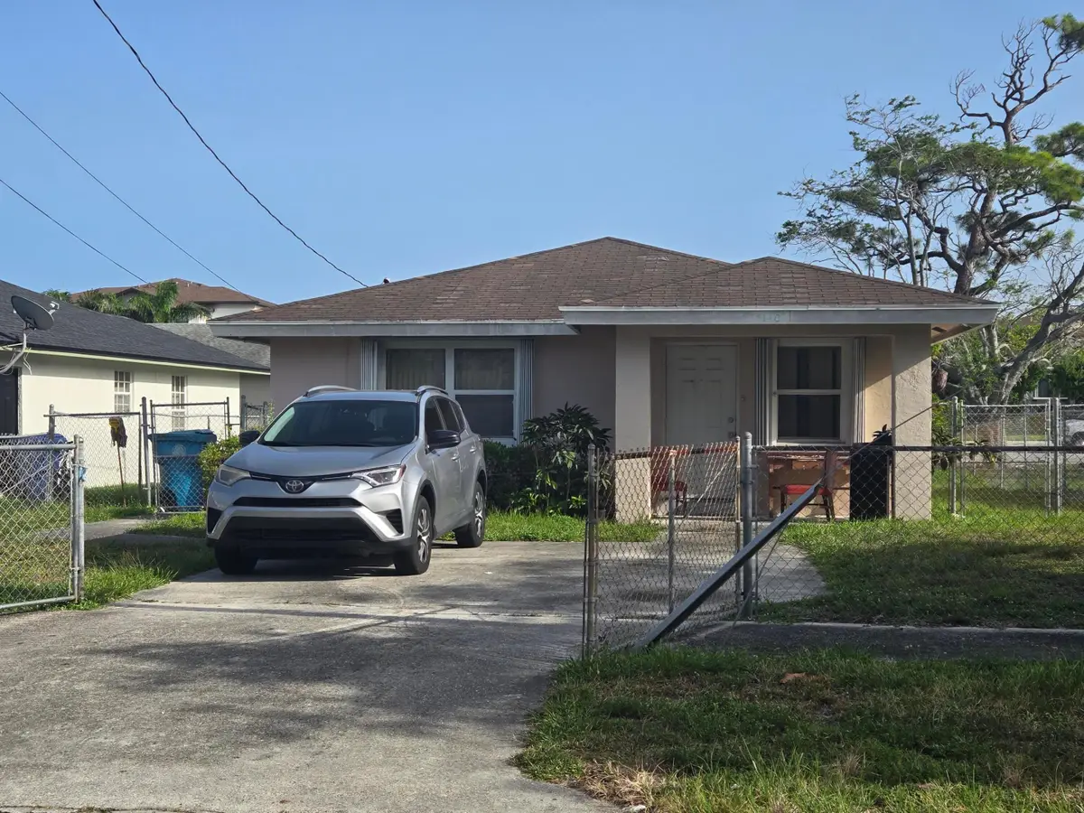 140 NE 8th Avenue, Boynton Beach, FL 33435 - #1