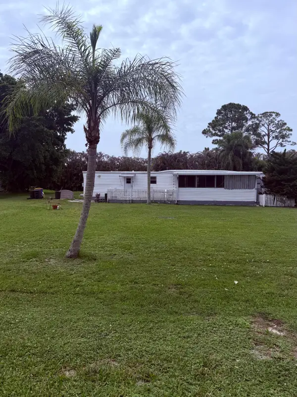 1864 SW College Street, Stuart, FL 34997
