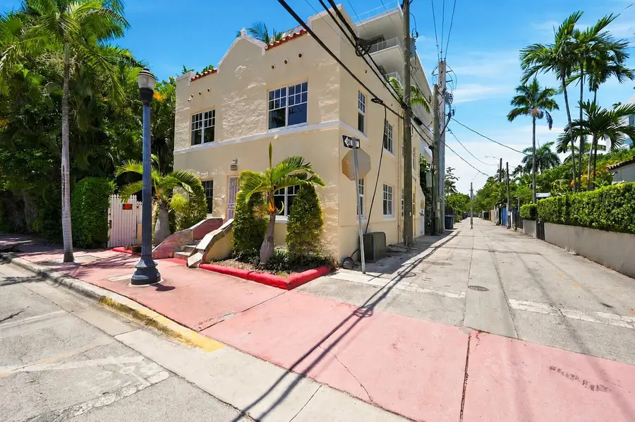 927 SW 4th Street, Miami, FL 33130 - #2