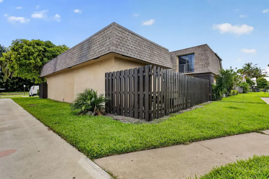 1201 Waterview Circle #12a, Palm Springs, FL 33461 - #3
