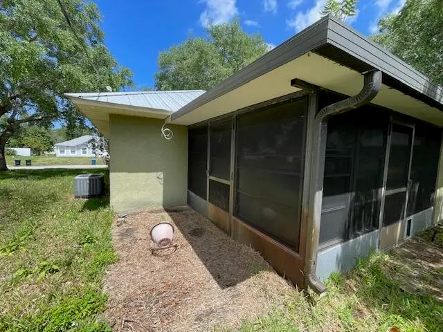 570 Londonderry Circle Se, Palm Bay, FL 32909 - #2