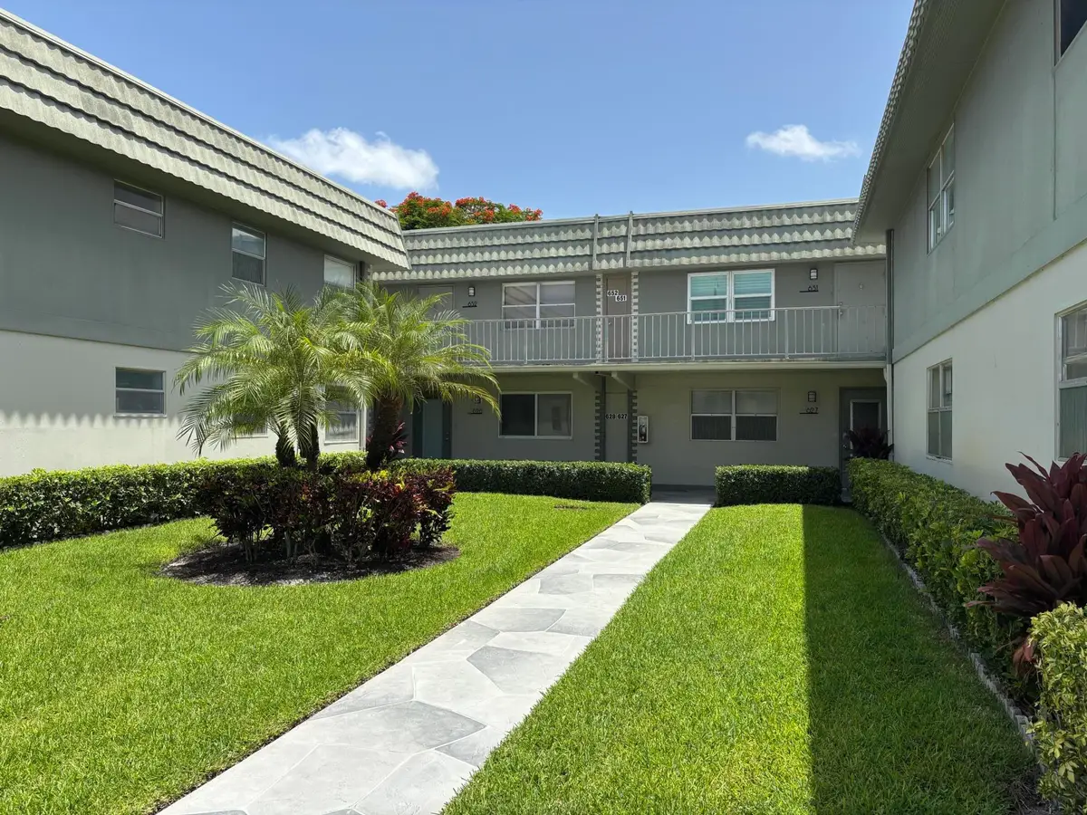652 Flanders N, Delray Beach, FL 33484 - #1