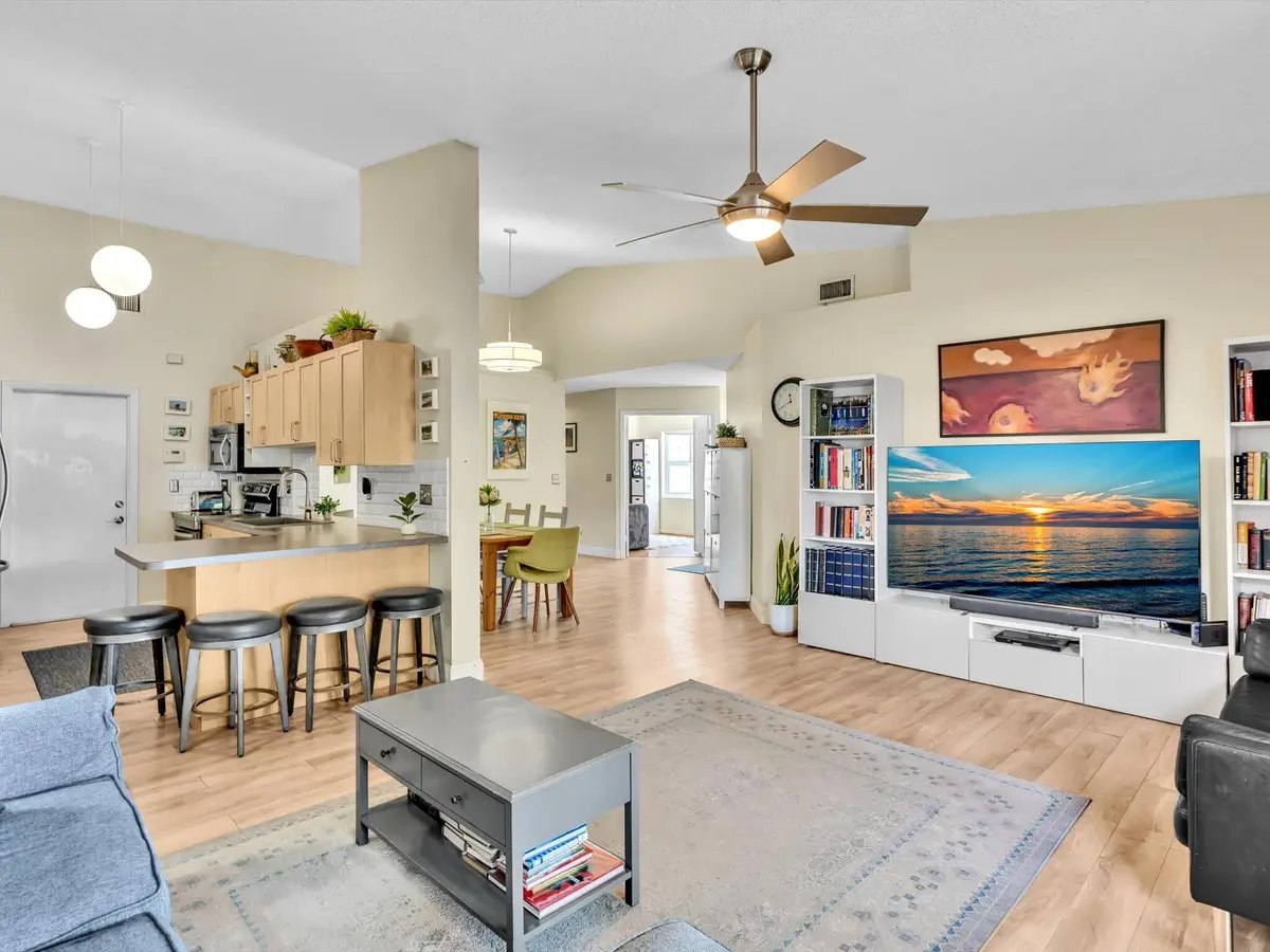 8 Hawthorne Lane, Boynton Beach, FL 33426 - #1