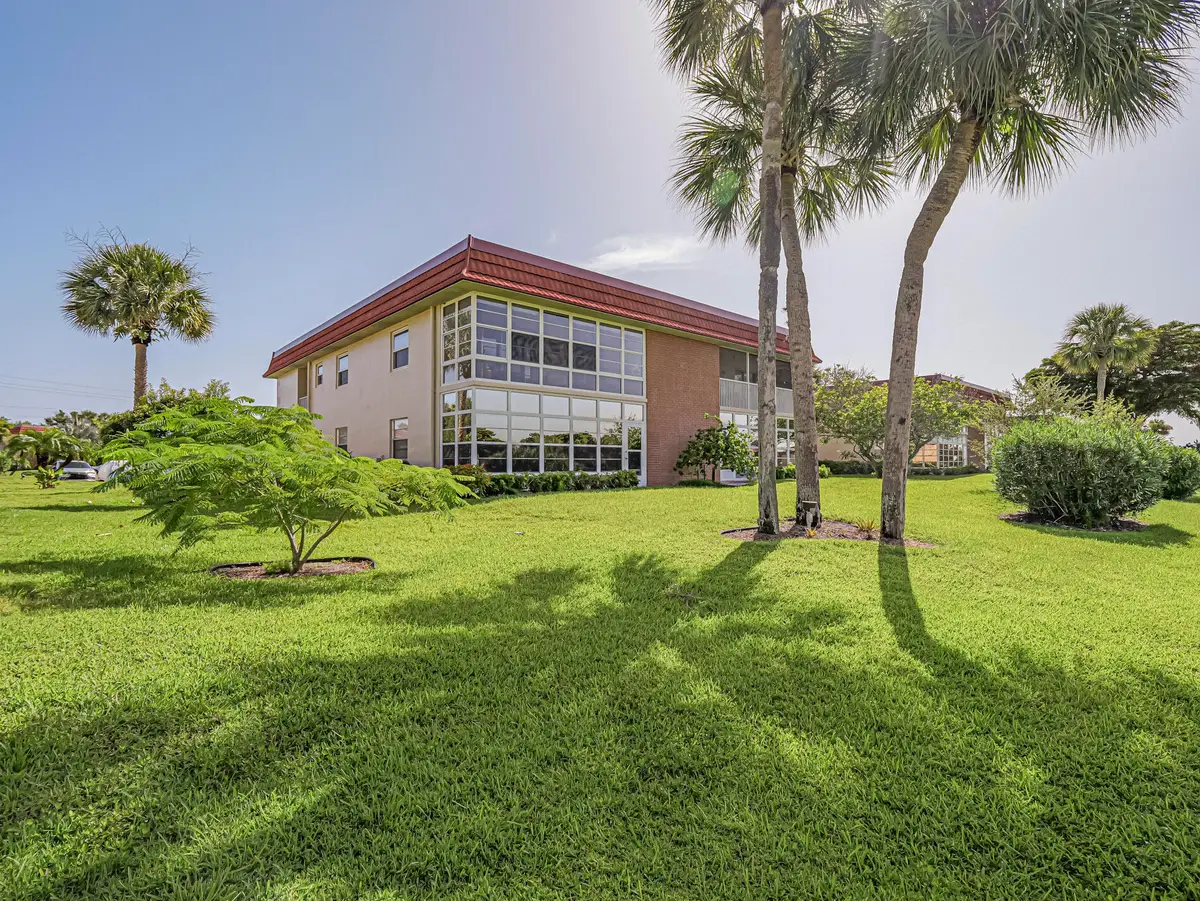 106 Spring Lake Court #201, Vero Beach, FL 32962 - #1