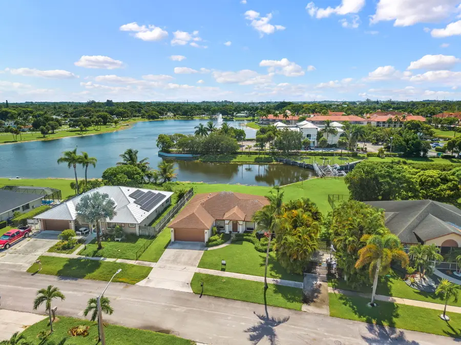 111 Meadow Woode Drive, Royal Palm Beach, FL 33411 - #3