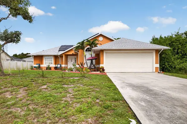 3586 SW Pumpkin Street, Port St Lucie, FL 34953