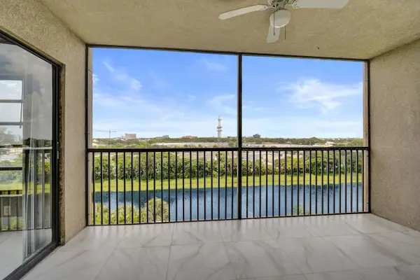 2200 S Cypress Bend Drive #707, Pompano Beach, FL 33069