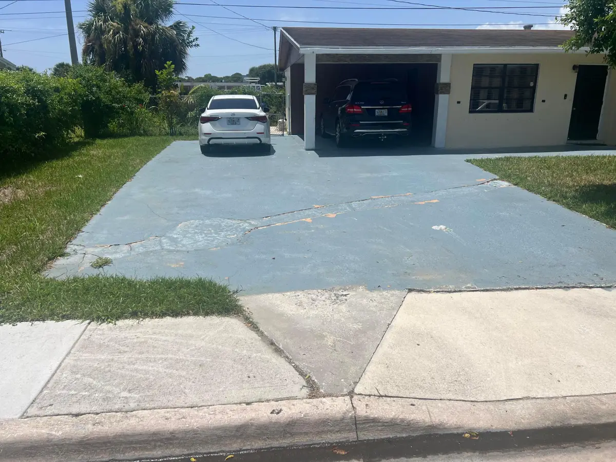 1131 W 1st Street, Riviera Beach, FL 33404 - #1