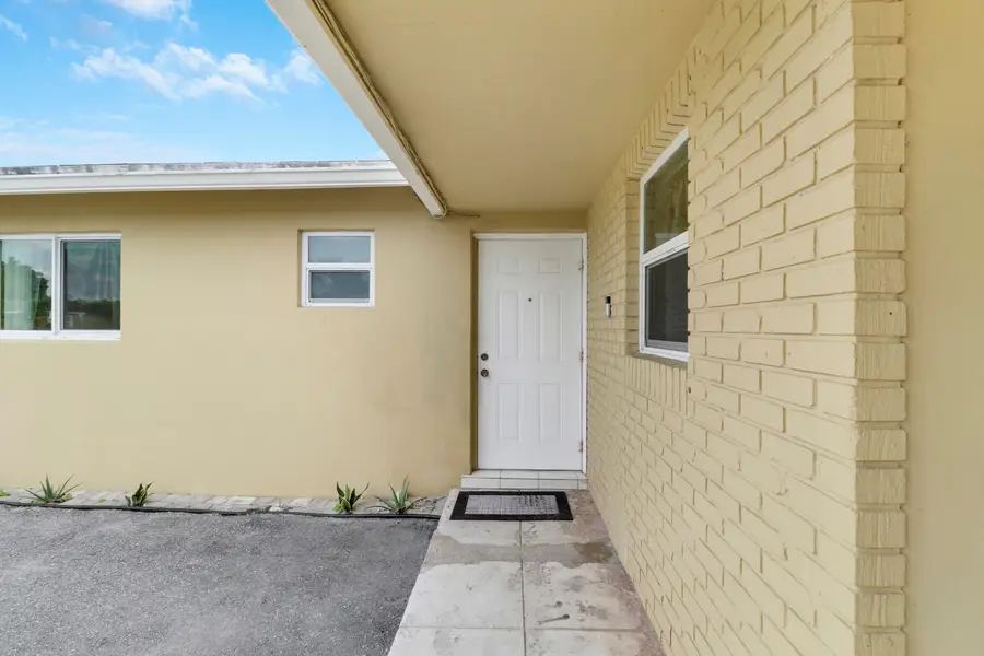 827 Caroline Avenue, West Palm Beach, FL 33413 - #2