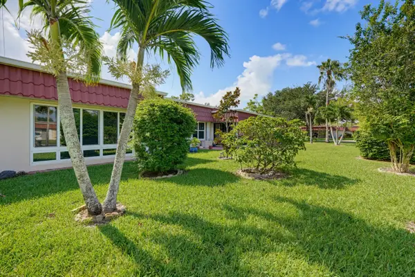 676 Laconia Circle #B, Lake Worth, FL 33467